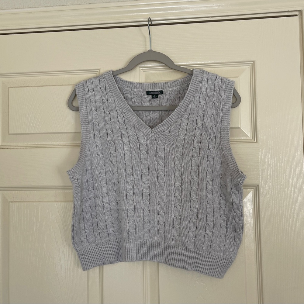 Wild Fable Light Gray V-Neck Sweater Vest